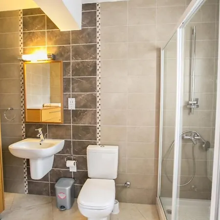 How To Rent Your Own Private Luxury Holiday For Less Than Basic Hotel, 1211 Villa *