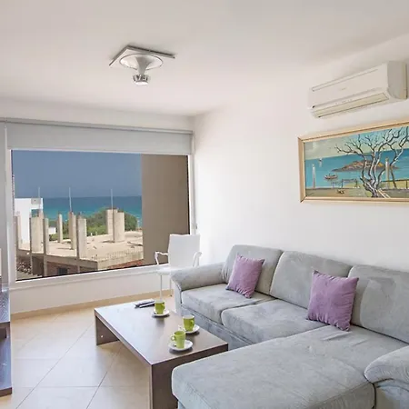 فيلة How To Rent Your Own Private Luxury Holiday For Less Than Basic Hotel, 1211